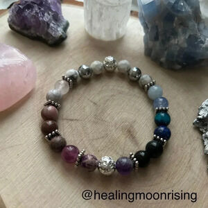 💗🤍🧘‍♀️ Handmade “The Calming” crystal beaded Bracelet 🌙🧘‍♀️ 🤍💗